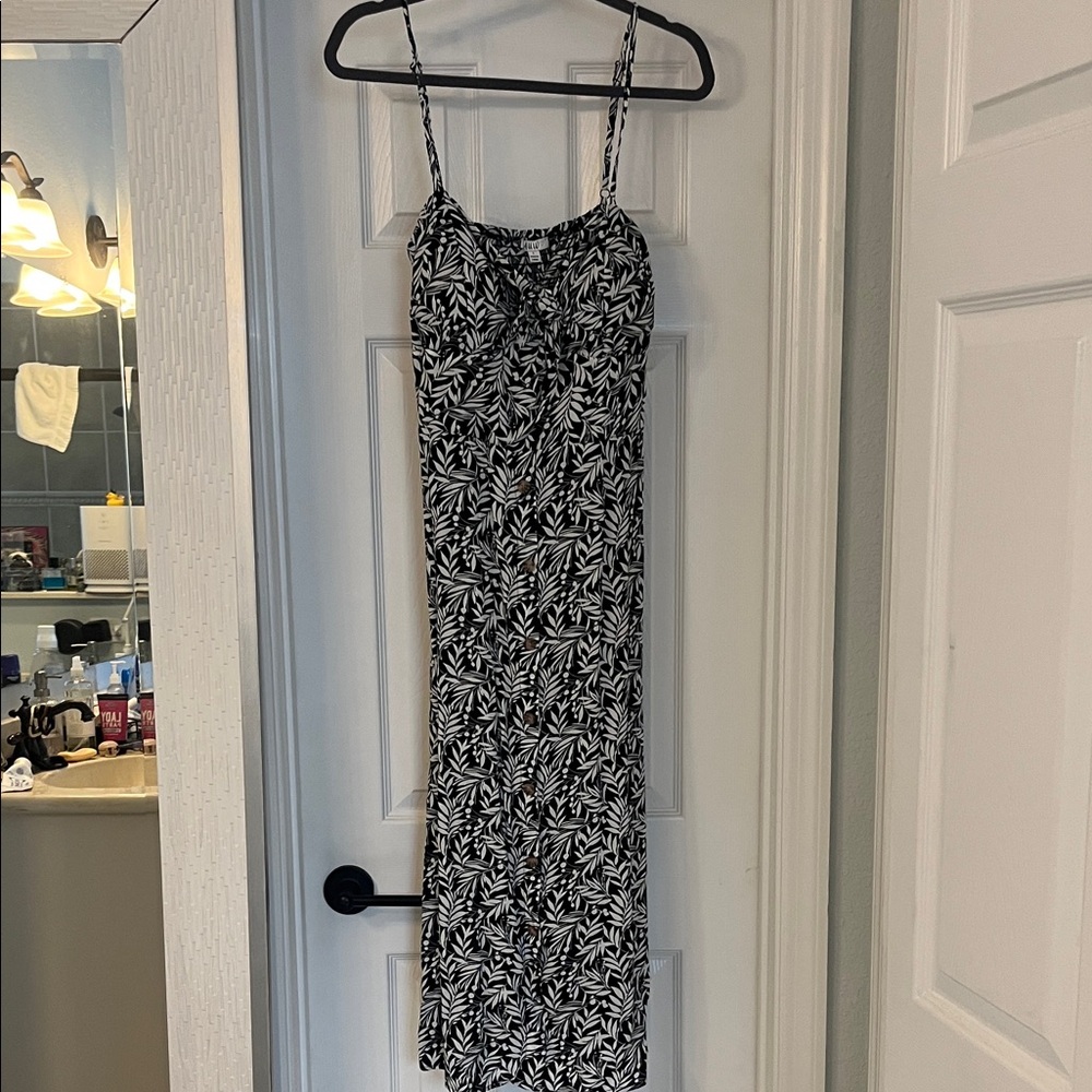AUW Black and White Leaf Print Midi Dress